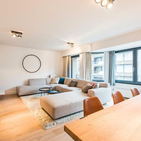 Ruim En Modern Appartement Te Knokke Nabij De Dijk Εξωτερικό φωτογραφία